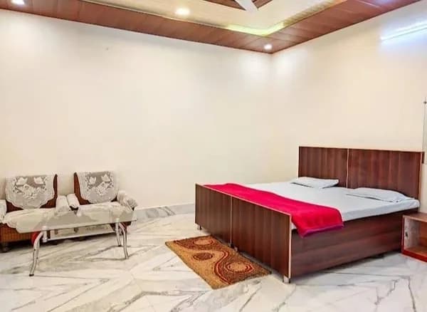 Ten Bed Room at Shri Mahakal Bhakt Niwas Ujjain — pilgrim room booking near Mahakaleshwar Temple