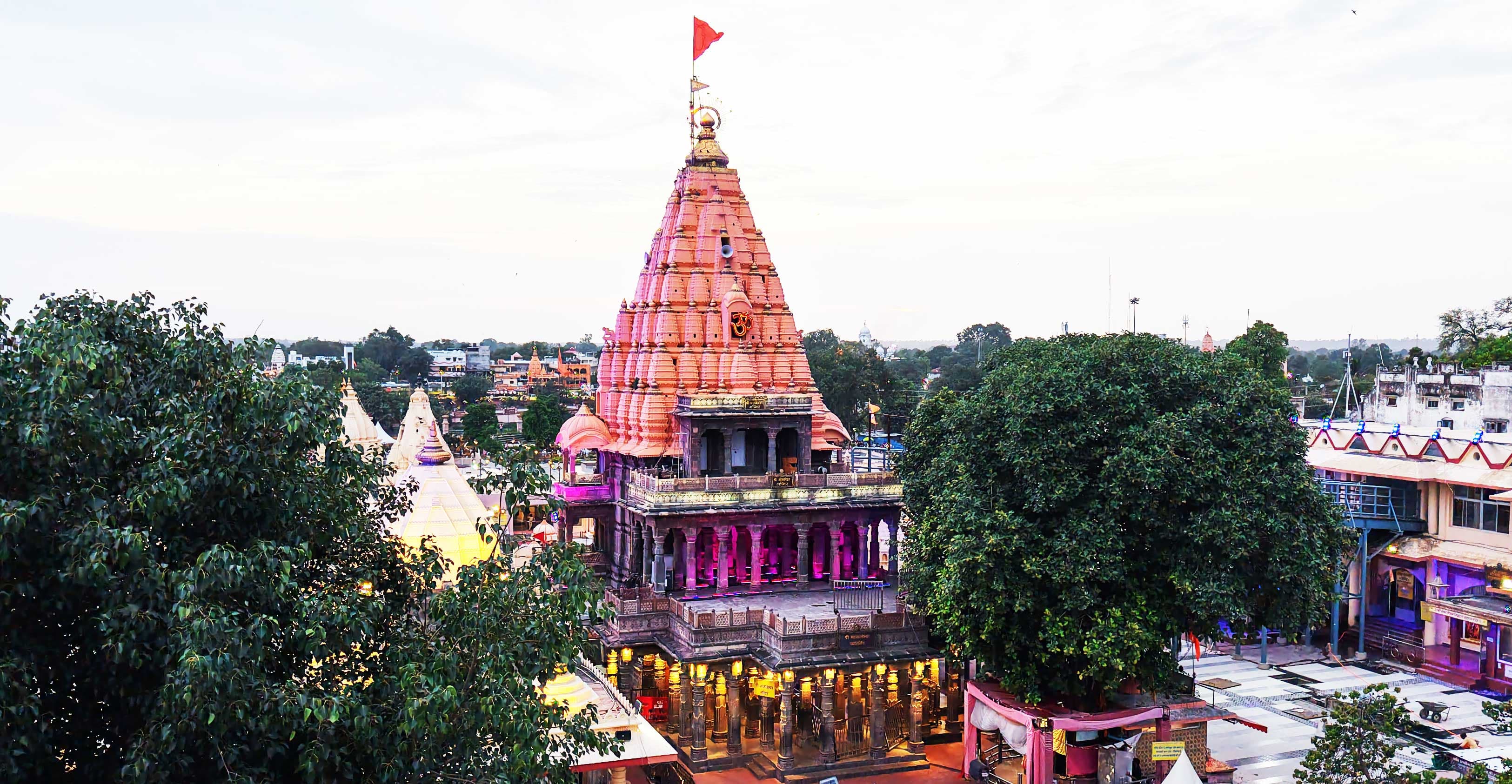 Mahakaleshwar Jyotirlinga temple Ujjain near Shri Mahakal Bhakt Niwas pilgrim guest house
